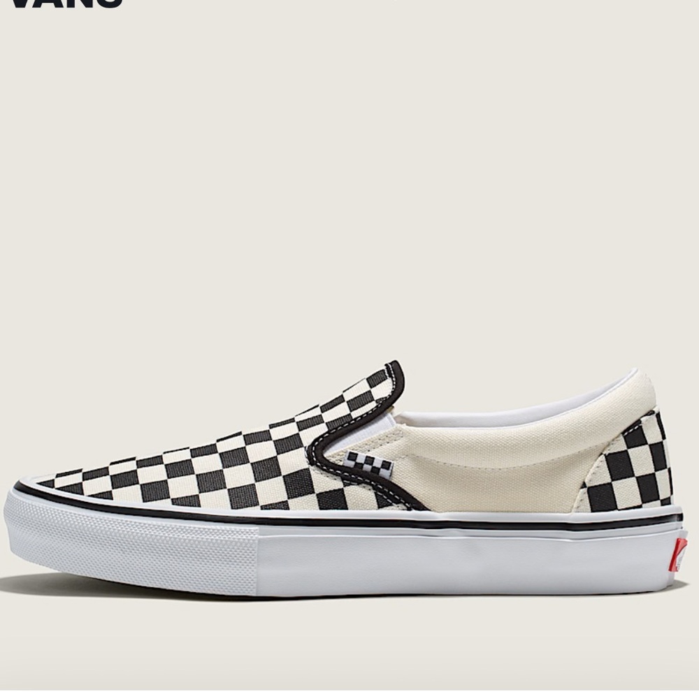 Vans Classic Checkerboard Slip-On Sneakers. Comfort Cush edition 8.5 new